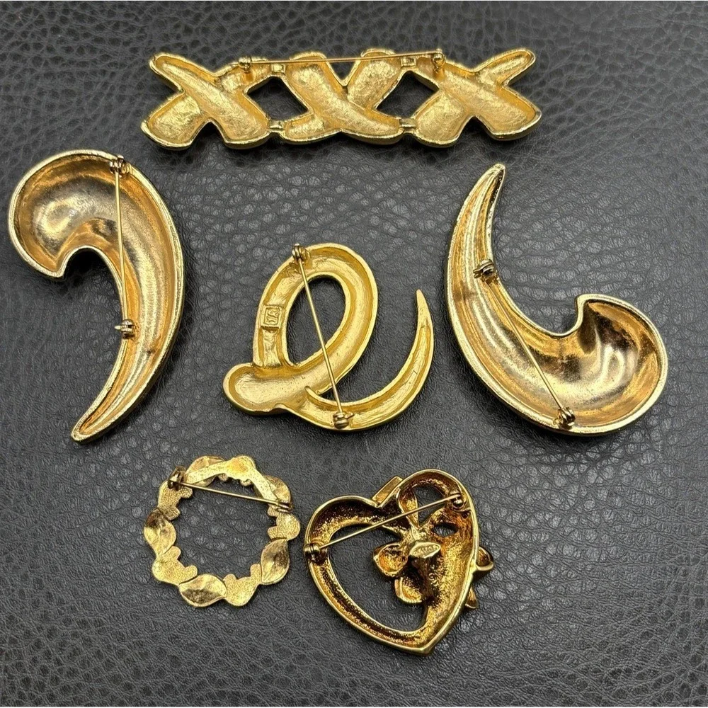 VTG Lot of 6 80s Gold Tone Brooch Pins Red Green Enamel Blue Rhinestone Heart